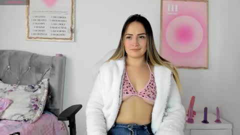 Snapshot of ciindy_lovee chatting on 11.19.25 Ciindy Lovers online show from 11.19.25