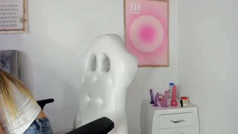 Snapshot of ciindy_lovee chatting on 11.25.25 Ciindy Lovers online show from 11.25.25