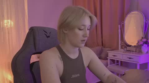 Snapshot of cinbellamy chatting on 03.17.26 Cin Bellamy online show from 03.17.26