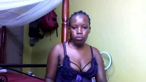Snapshot of cinddy_14 chatting on 01.01.25 cinddy 14 online show from 01.01.25