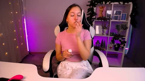 Snapshot of cindylovesmith chatting on 01.10.26 cindylovesmith online show from 01.10.26