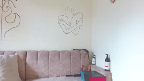 Snapshot of cinna__ chatting on 10.24.25 cinna__ online show from 10.24.25