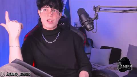 Snapshot of cinnamon_boyxxx chatting on 09.19.25 David Independent Model online show from 09.19.25