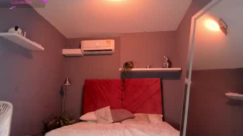 Snapshot of cinnia_ chatting on 02.05.26 Cintia online show from 02.05.26