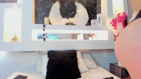 Snapshot of cinthya_mjs chatting on 09.24.25 Cinthya online show from 09.24.25