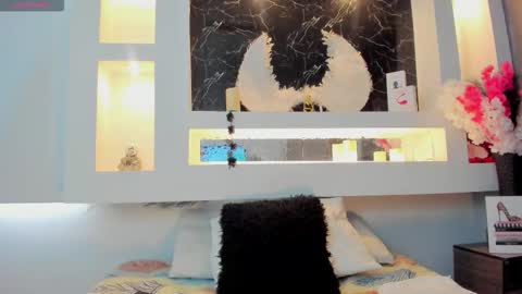 Snapshot of cinthya_mjs chatting on 09.25.25 Cinthya online show from 09.25.25