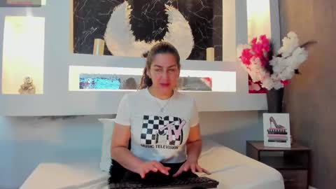 Snapshot of cinthya_mjs chatting on 10.17.25 Cinthya online show from 10.17.25