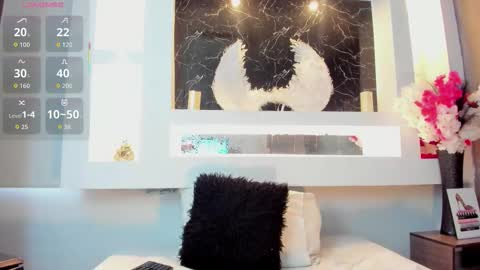 Snapshot of cinthya_mjs chatting on 10.28.25 Cinthya online show from 10.28.25