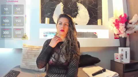 Snapshot of cinthya_mjs chatting on 11.10.25 Cinthya online show from 11.10.25