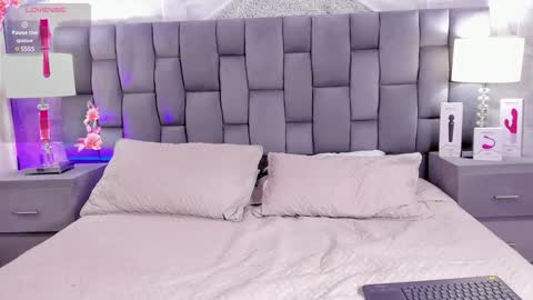 CintiaCollins  online show from 02.03.25