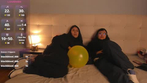 Snapshot of cintya_kors chatting on 12.31.24 Cintya online show from 12.31.24