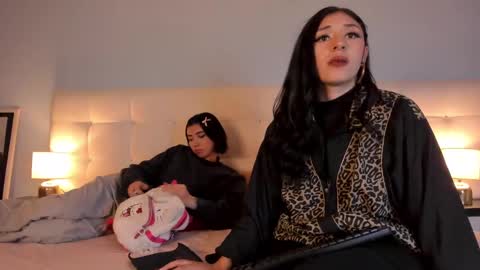 Snapshot of cintya_kors chatting on 01.14.25 Cintya online show from 01.14.25