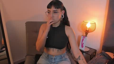 Snapshot of cintya_kors chatting on 02.04.25 Cintya online show from 02.04.25