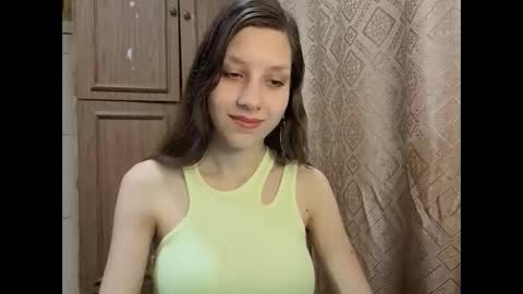 Snapshot of cirabonnet chatting on 11.19.25 Lisa Salivan online show from 11.19.25