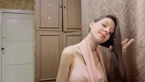 Snapshot of cirabonnet chatting on 11.26.25 Lisa Salivan online show from 11.26.25