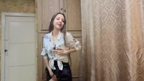 Snapshot of cirabonnet chatting on 12.01.25 Lisa Salivan online show from 12.01.25