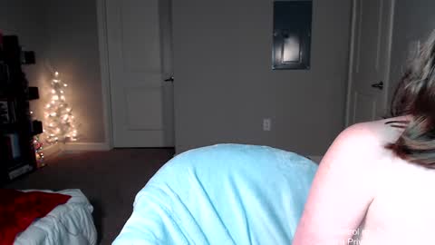 Snapshot of circeeve chatting on 12.07.24 circeeve was circebubbly 3 online show from 12.07.24