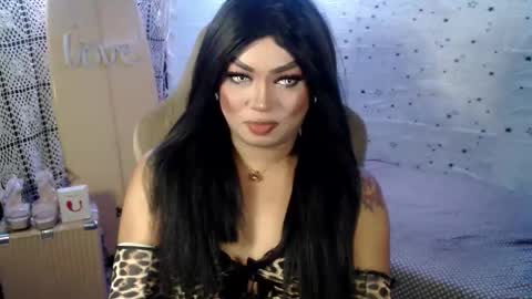 Snapshot of cj_parker69 chatting on 04.08.26 QUEEN CESS online show from 04.08.26