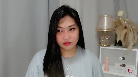 Snapshot of claire_wntr chatting on 05.19.26 CLAIRE online show from 05.19.26