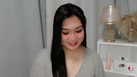 Snapshot of claire_wntr chatting on 06.05.26 CLAIRE online show from 06.05.26