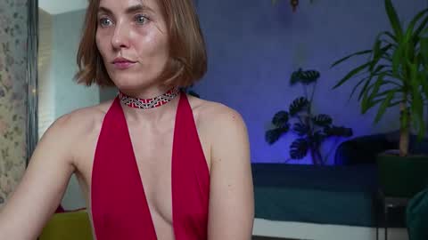 Snapshot of clara_bendover chatting on 11.20.25 Clara online show from 11.20.25