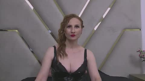 Snapshot of clara_jason chatting on 06.11.26 Mistress Clara online show from 06.11.26