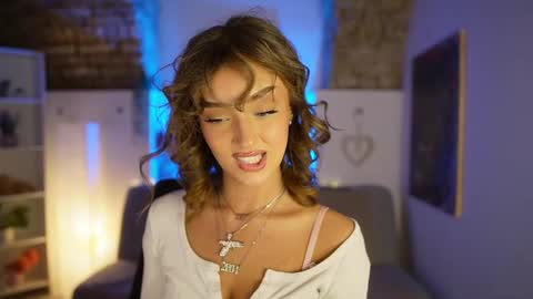 Snapshot of clara_smile chatting on 02.13.25 Clara smile online show from 02.13.25