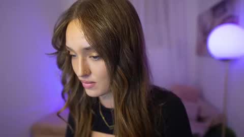 Snapshot of clara_smile chatting on 12.01.25 Clara smile online show from 12.01.25