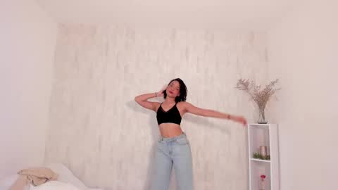 Clara  online show from 01.09.25