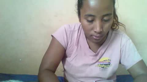 Snapshot of clarah0123 chatting on 10.01.25 Clarah0123 online show from 10.01.25