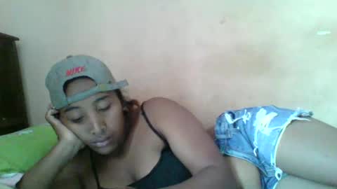 Snapshot of clarah0123 chatting on 10.17.25 Clarah0123 online show from 10.17.25