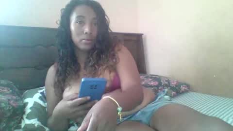 Snapshot of clarah0123 chatting on 11.08.25 Clarah0123 online show from 11.08.25