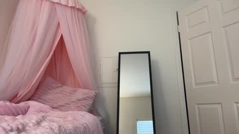 Clara online show from 04.22.26