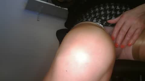 clare nylons online show from 11.28.25