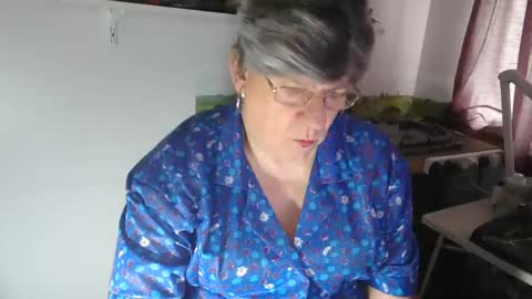 Snapshot of clarem chatting on 04.15.26 clare nylons online show from 04.15.26