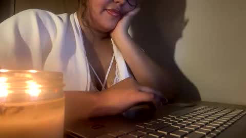 Snapshot of clariun chatting on 11.03.25 clariun online show from 11.03.25