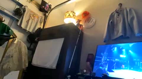 Snapshot of clarkshammer95 chatting on 03.05.25 clarkshammer95 online show from 03.05.25