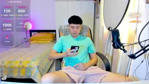 Snapshot of clarkyplaze chatting on 07.28.26 Clark online show from 07.28.26