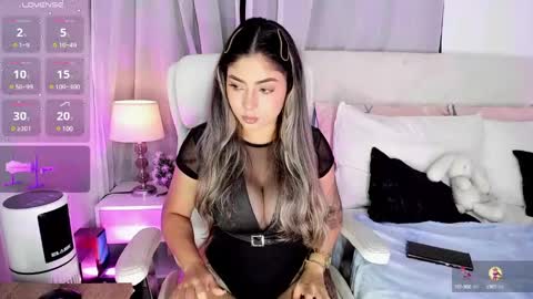 Snapshot of clarmua chatting on 12.11.24 CLAR online show from 12.11.24