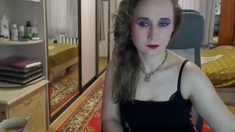 Snapshot of classyinna chatting on 09.17.25 classyinna online show from 09.17.25