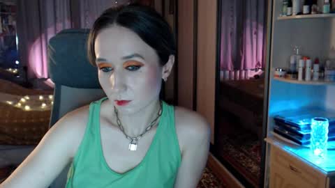 Snapshot of classyinna chatting on 11.27.25 classyinna online show from 11.27.25