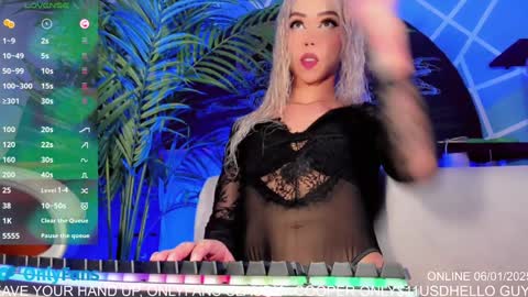 Snapshot of claudia_cooper chatting on 01.07.25 online show from 01.07.25