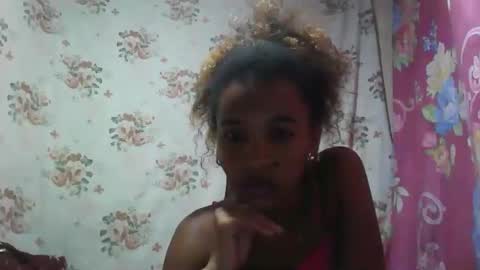 Snapshot of claudiannah chatting on 12.01.25 claudianne online show from 12.01.25