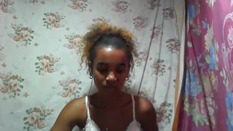 Snapshot of claudiannah chatting on 12.17.25 claudianne online show from 12.17.25