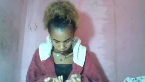Snapshot of claudiannah chatting on 06.19.26 claudianne online show from 06.19.26