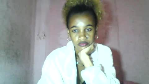 Snapshot of claudiannah chatting on 07.25.26 claudianne online show from 07.25.26