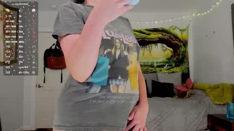 Snapshot of cleo_cam chatting on 11.30.25 Cleo Schedule Updates online show from 11.30.25