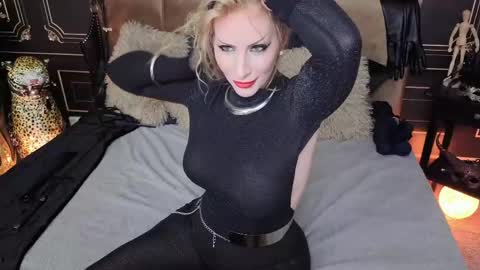 Snapshot of cleo_frost chatting on 05.19.26 Cleo online show from 05.19.26