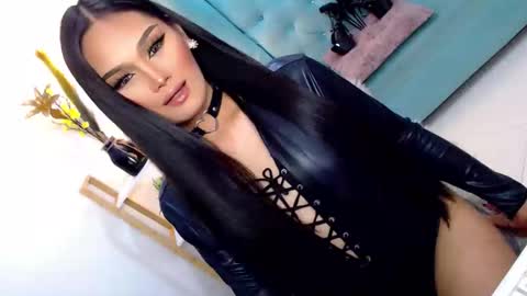 Cleo online show from 10.05.25