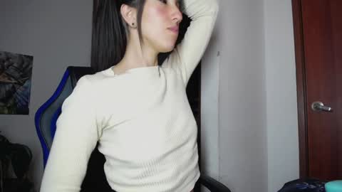 Snapshot of cleopatra_cute chatting on 12.19.24  Nicol  online show from 12.19.24